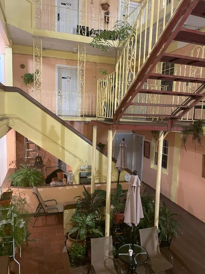 Midtown Guest House Charlotte Amalie Exterior photo